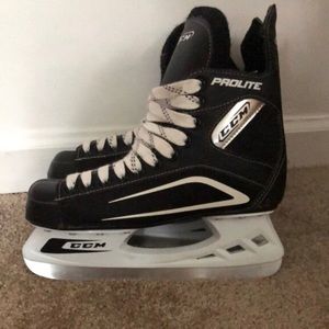 CCM Prolite hockey skates